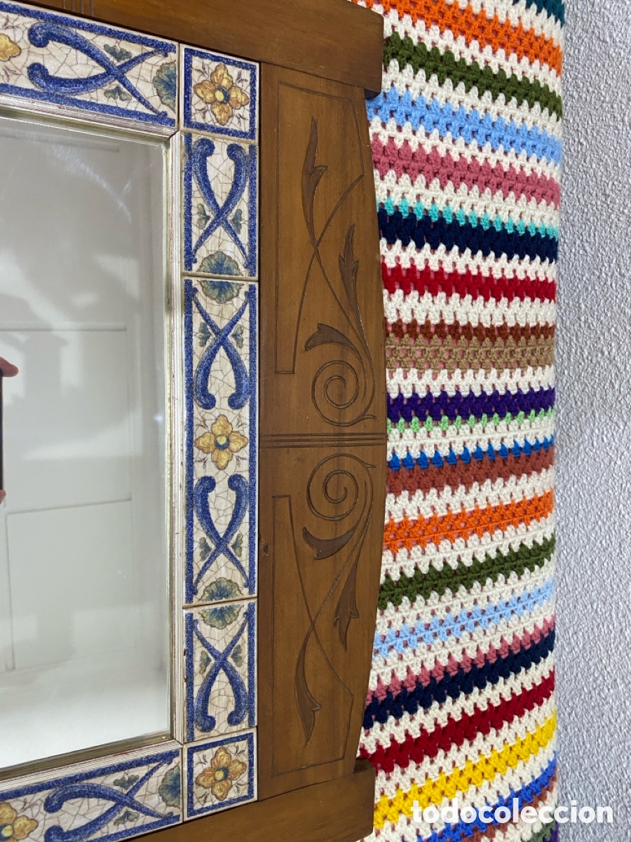 Antig&uuml;edades: Espejo antiguo de madera y azulejos - Foto 5