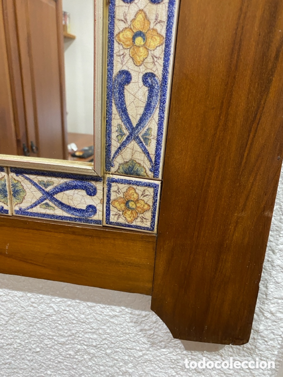 Antig&uuml;edades: Espejo antiguo de madera y azulejos - Foto 12