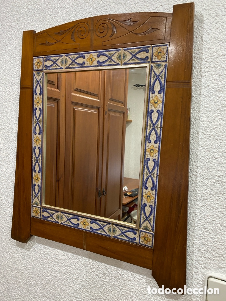 Antig&uuml;edades: Espejo antiguo de madera y azulejos - Foto 13