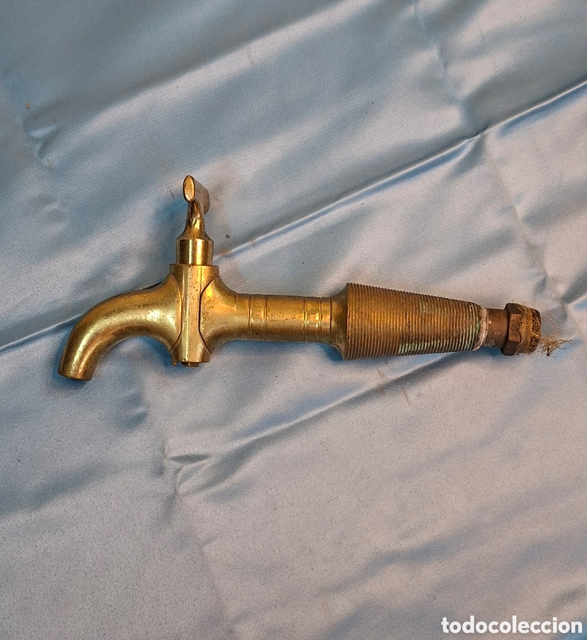 Antig&uuml;edades: Grifo de bronce del Siglo XVIII para tonel