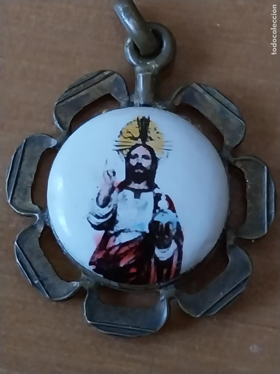 Antig&uuml;edades: CRISTO DORSO SAN JOSE CON NI&Ntilde;O JESUS MEDALLA TONO LAT&Oacute;N 2.14CMS ALTO ORIGINAL ANTIGUA