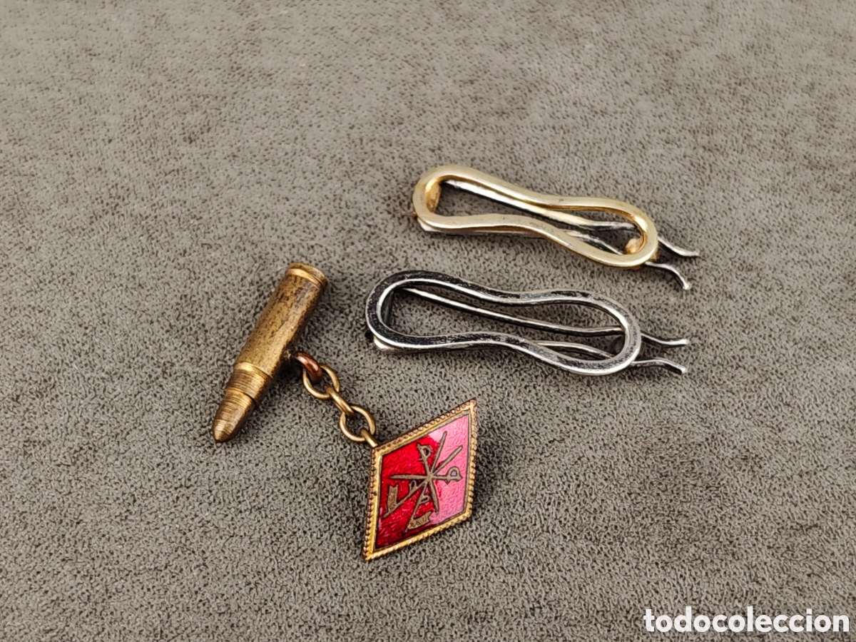 Antig&uuml;edades: Antigua Lote Gemelo Militar y dos Enganches