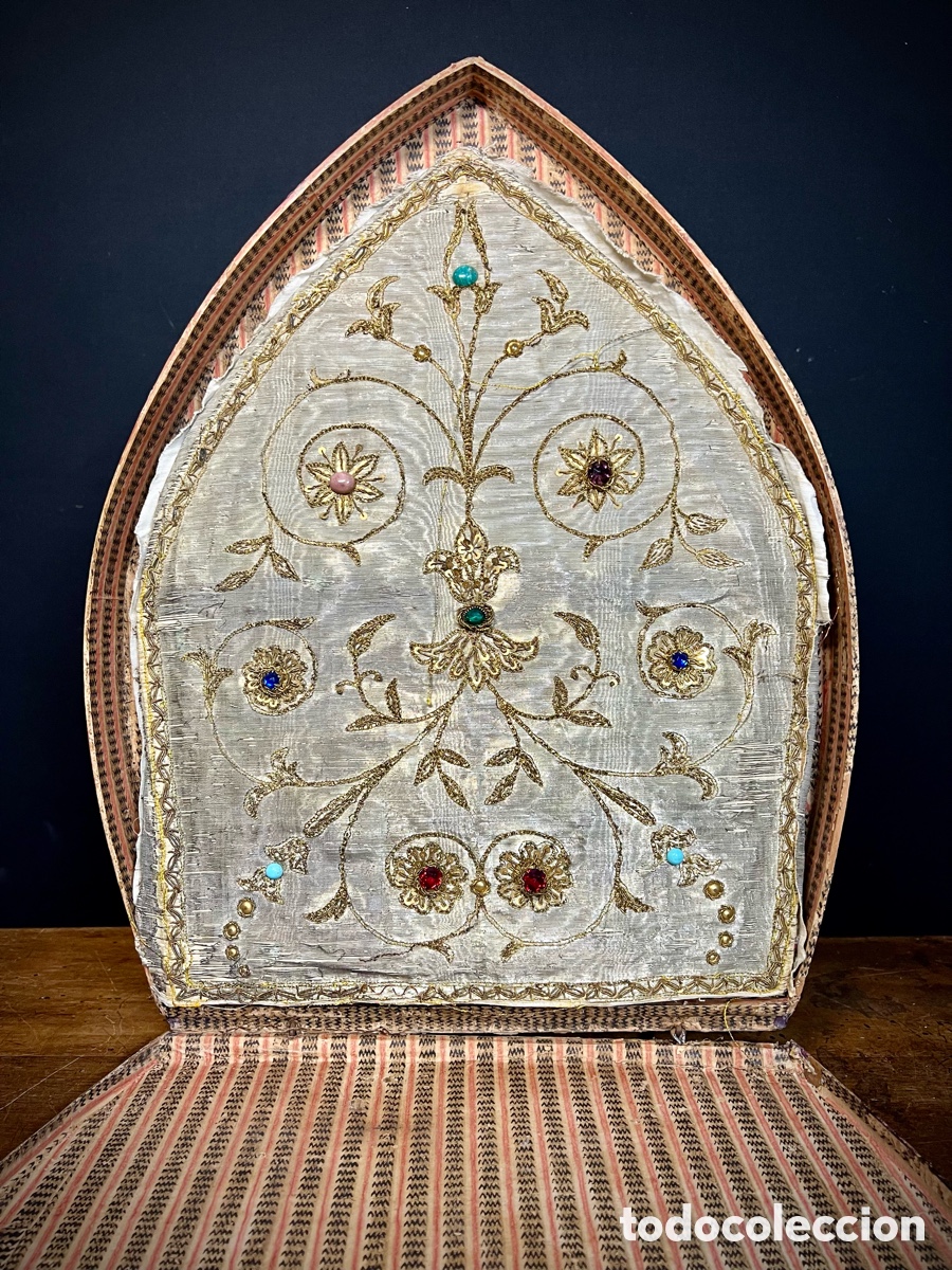 Antig&uuml;edades: Mitra Episcopal en su estuche de madera. S.XVIII - Foto 4