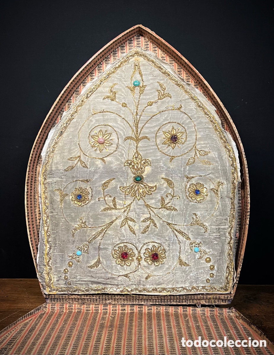 Antig&uuml;edades: Mitra Episcopal en su estuche de madera. S.XVIII - Foto 18