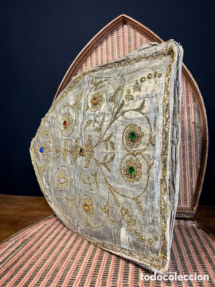 Antig&uuml;edades: Mitra Episcopal en su estuche de madera. S.XVIII - Foto 16