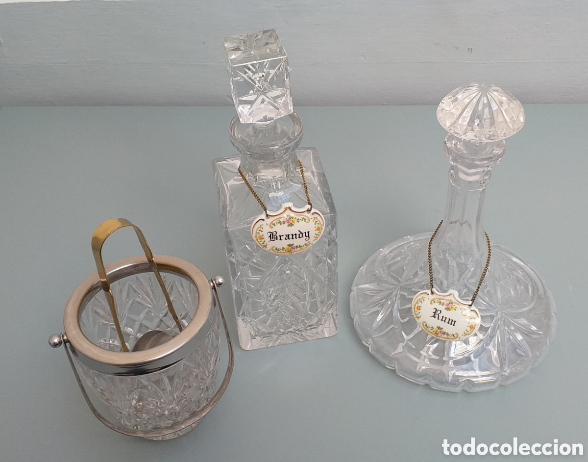 Antig&uuml;edades: Licoreras, cubitera y bandeja plateada. - Foto 2