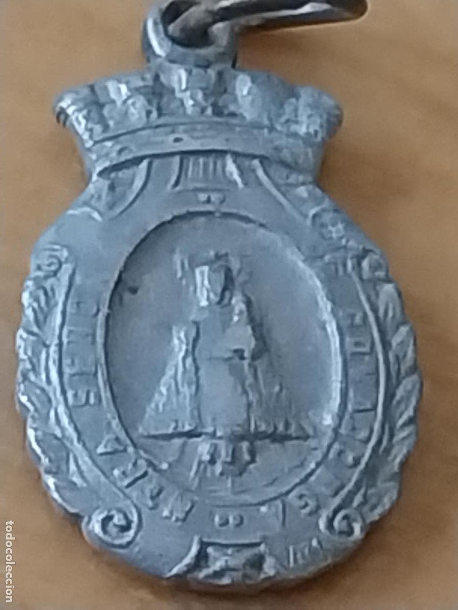 Antiguidades: REPUBLICA VIRGEN COVADONGA MEDALLA 1.76CMS ALTO ORIGINAL ANTIGUA 1.76CMS ALTO ALUMINIO