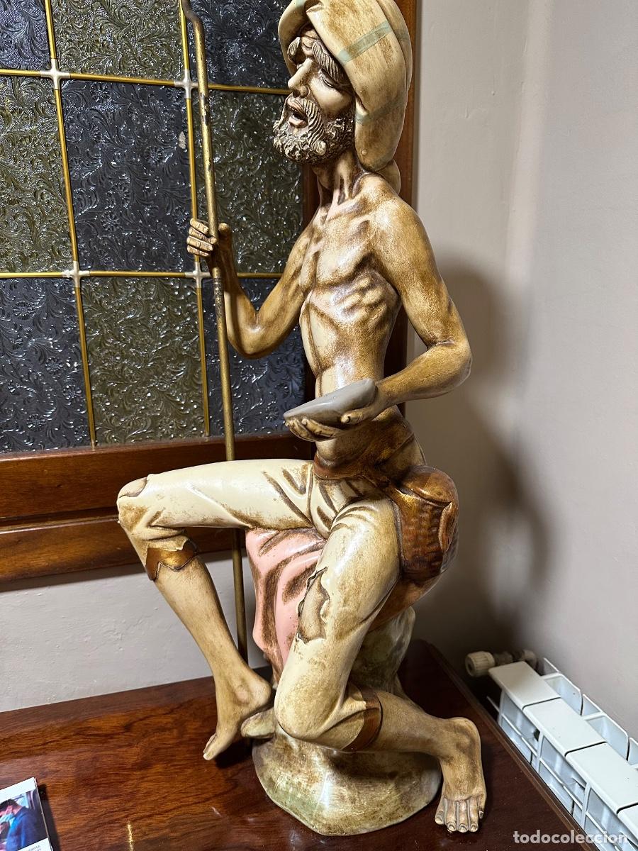 Antig&uuml;edades: Figura mendigo con baston - Foto 2