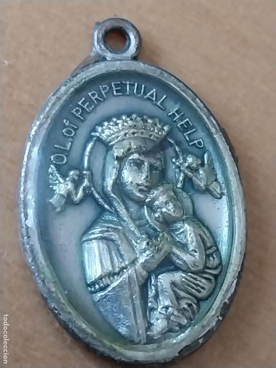 Antig&uuml;edades: VIRGEN O.L. PERPETUAL HELP MEDALLA GOTA 2.6CMS ALTO USADA