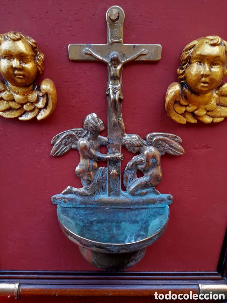 Antig&uuml;edades: Antigua Benditera Bronce enmarcada. - Foto 3