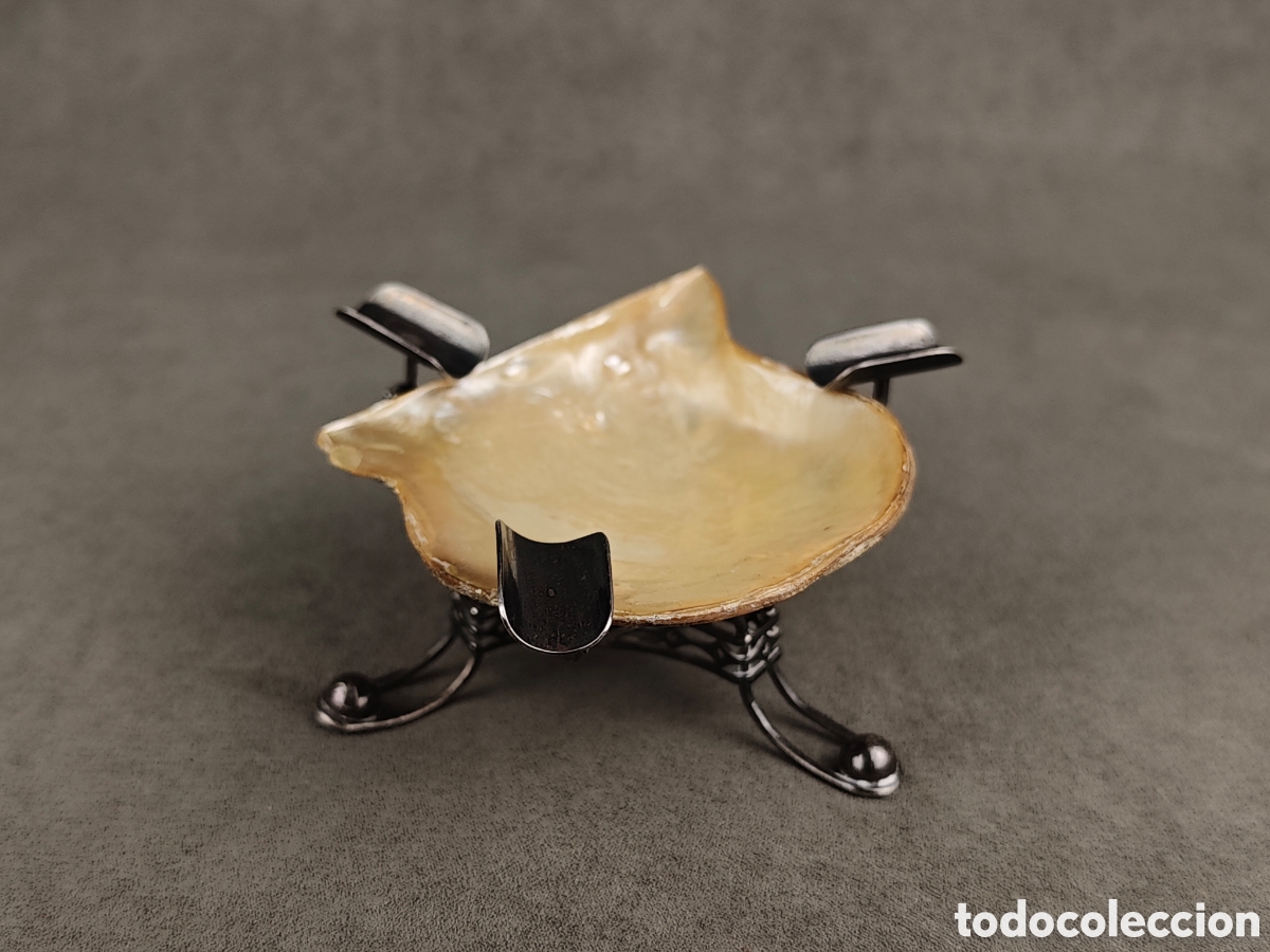 Antig&uuml;edades: Antiguo Cenicero de Plata y N&aacute;car