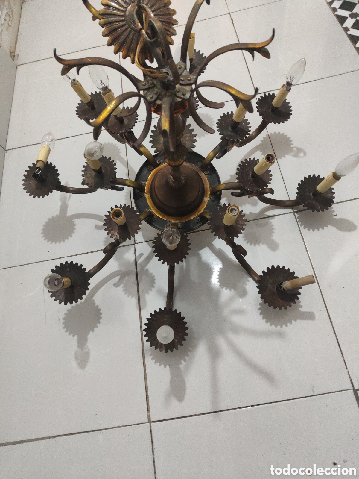Antig&uuml;edades: Lampara ara&ntilde;a antigua de bronce - Foto 3