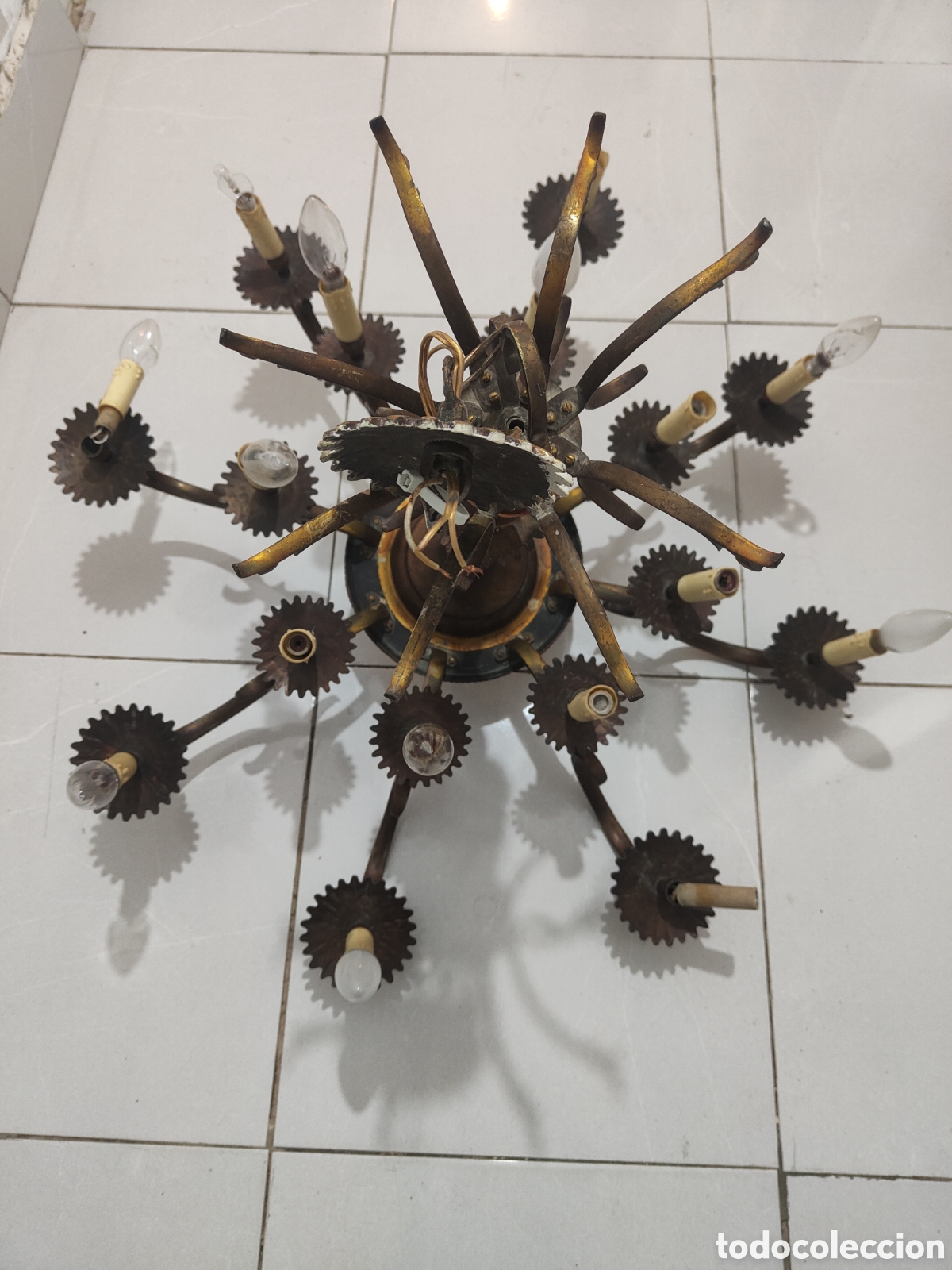 Antig&uuml;edades: Lampara ara&ntilde;a antigua de bronce - Foto 1