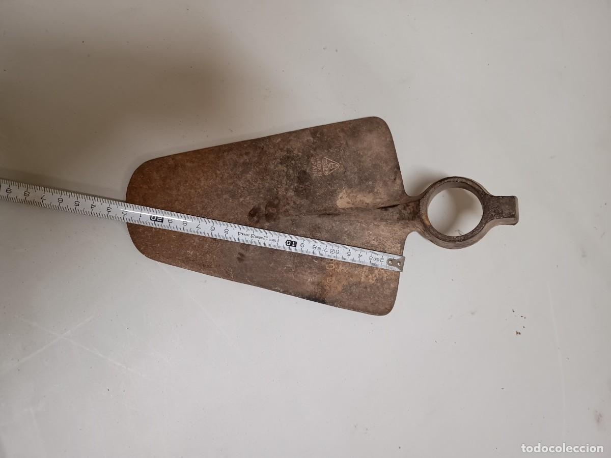 Antig&uuml;edades: Azad&oacute;n Bellota Triangular - Foto 3