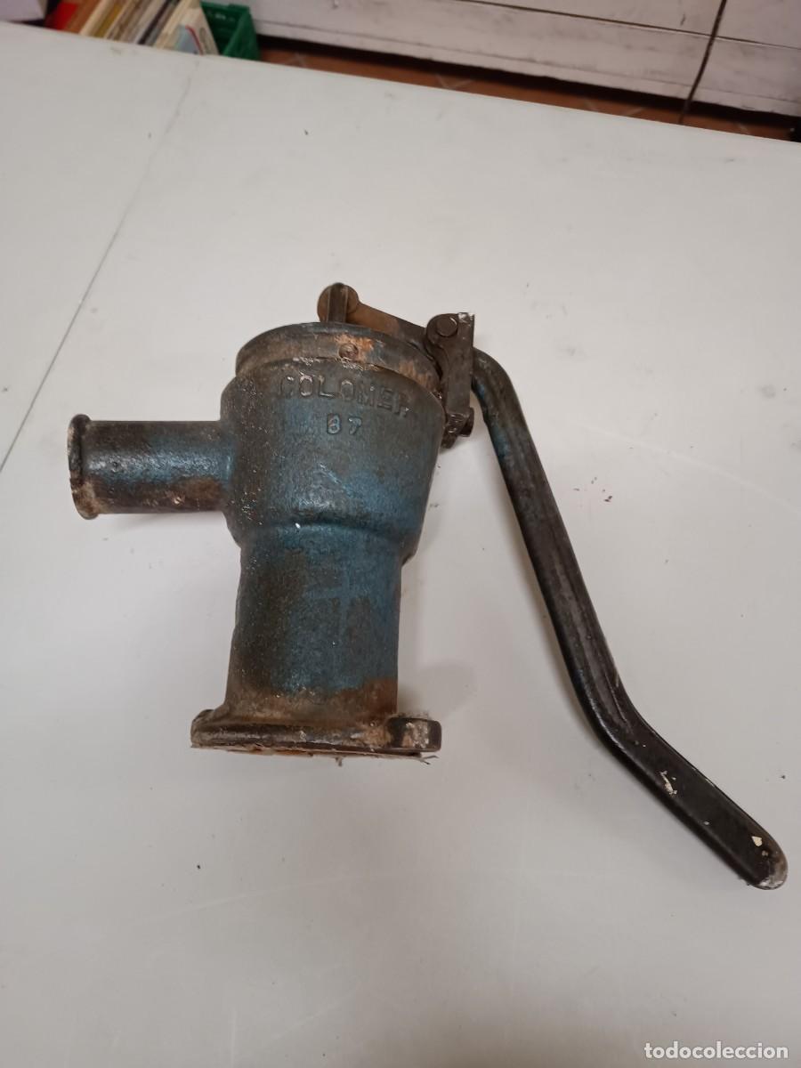 Antig&uuml;edades: Bomba de agua manual Colomet - Foto 3