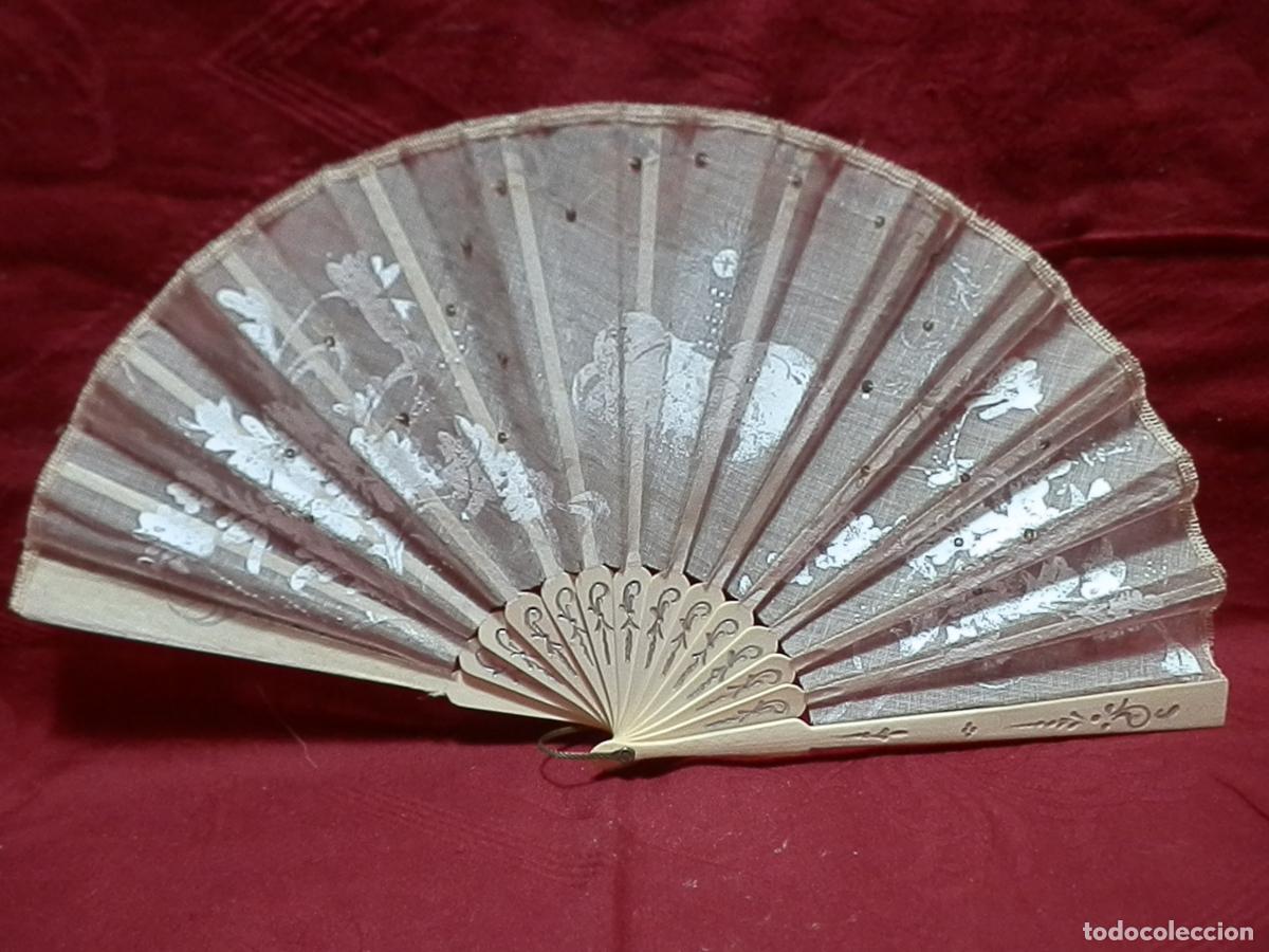 Antig&uuml;edades: ANTIGUO HABANICO DE COMUNION EN ORGANDI PINTADO