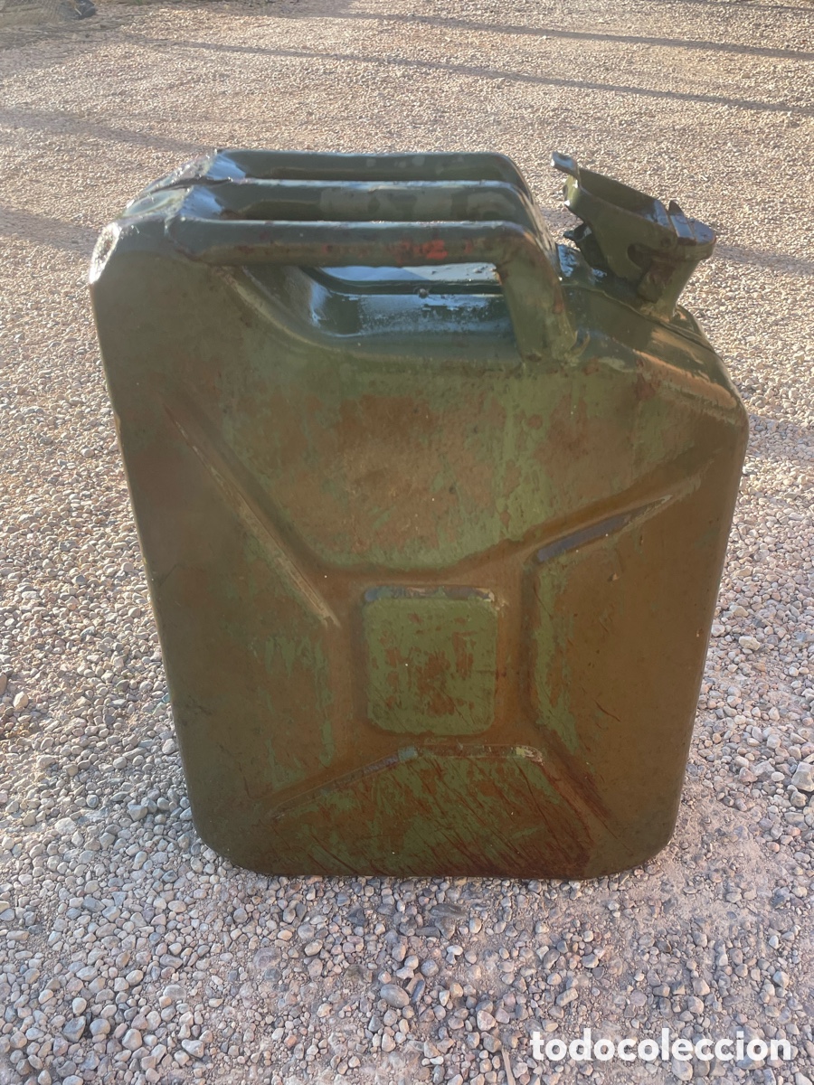 Antig&uuml;edades: Jerrican 20 litros usado - Foto 2