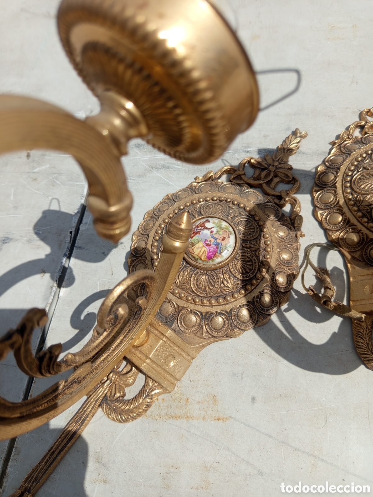 Antig&uuml;edades: Se venden aplique de bronce de limoges - Foto 2