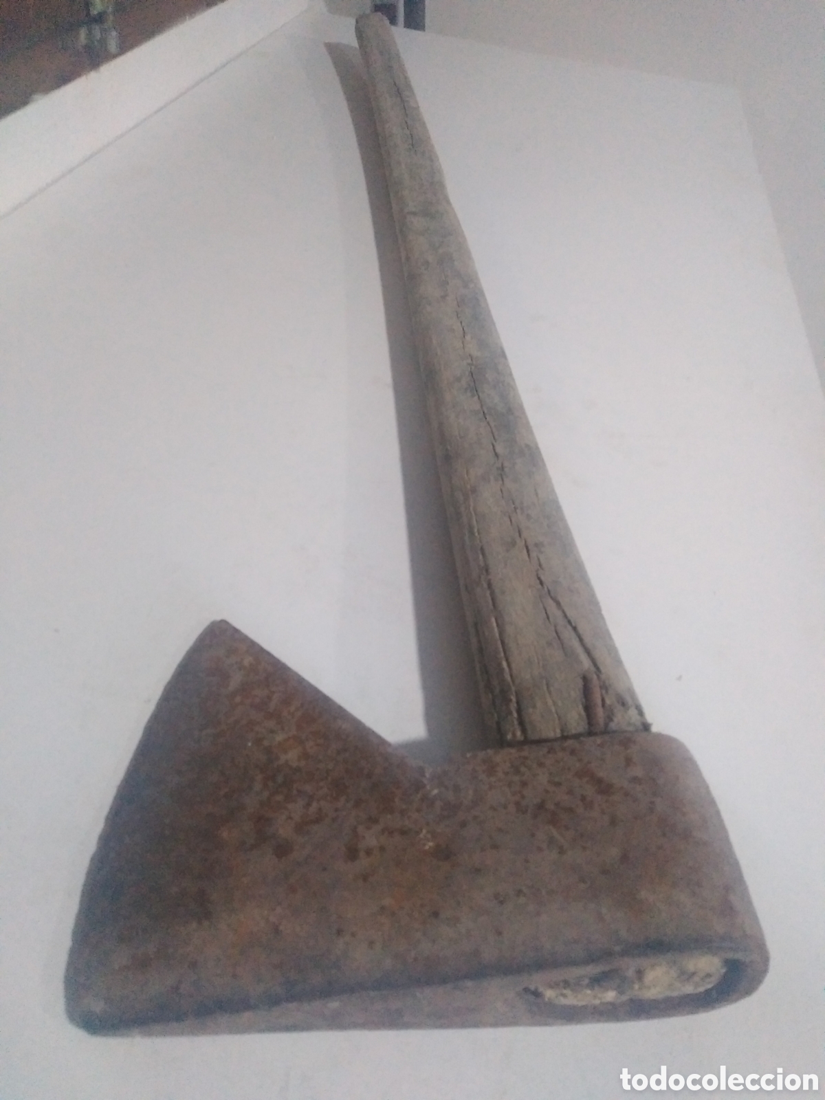 Antig&uuml;edades: Hacha antigua de gran tama&ntilde;o - Foto 4