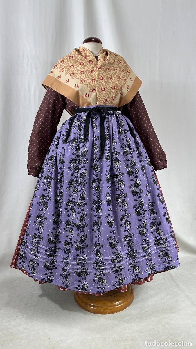 Antig&uuml;edades: Delantal de percal morado - Foto 2
