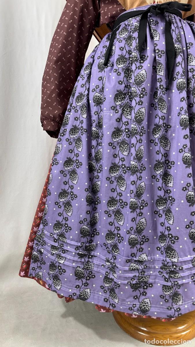 Antig&uuml;edades: Delantal de percal morado - Foto 3