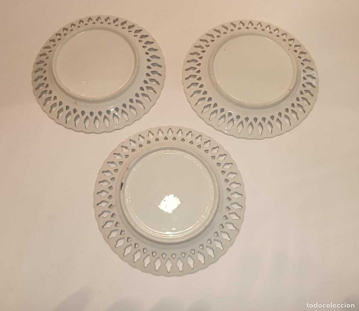 Antig&uuml;edades: 3 PLATOS TROQUELADOS - Foto 2