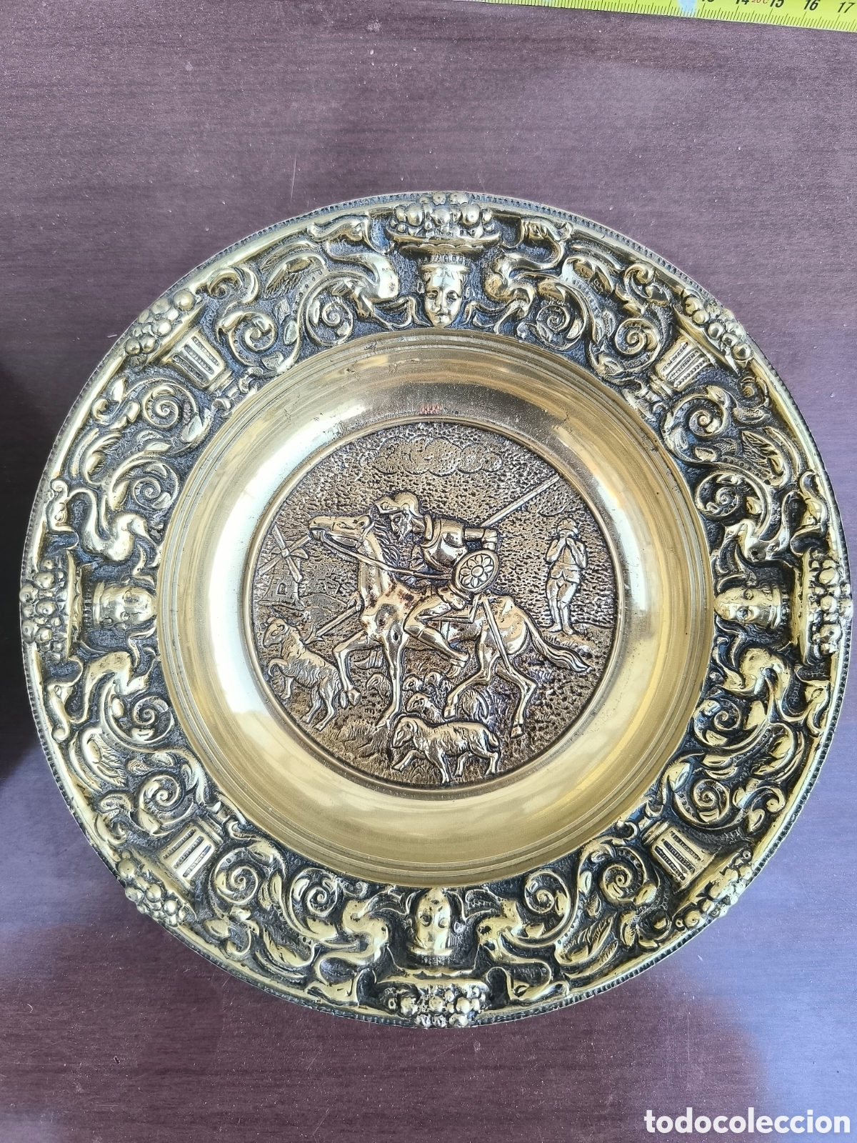 Antig&uuml;edades: Platos decorativos bronce 2700 gramos - Foto 2