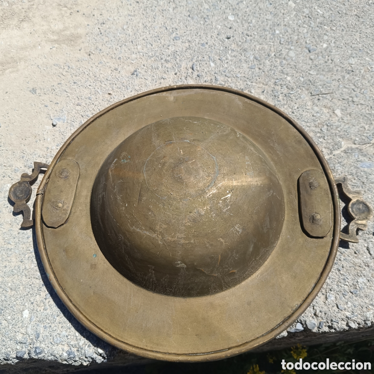 Antig&uuml;edades: Brasero antiguo de lat&oacute;n bronce - Foto 3