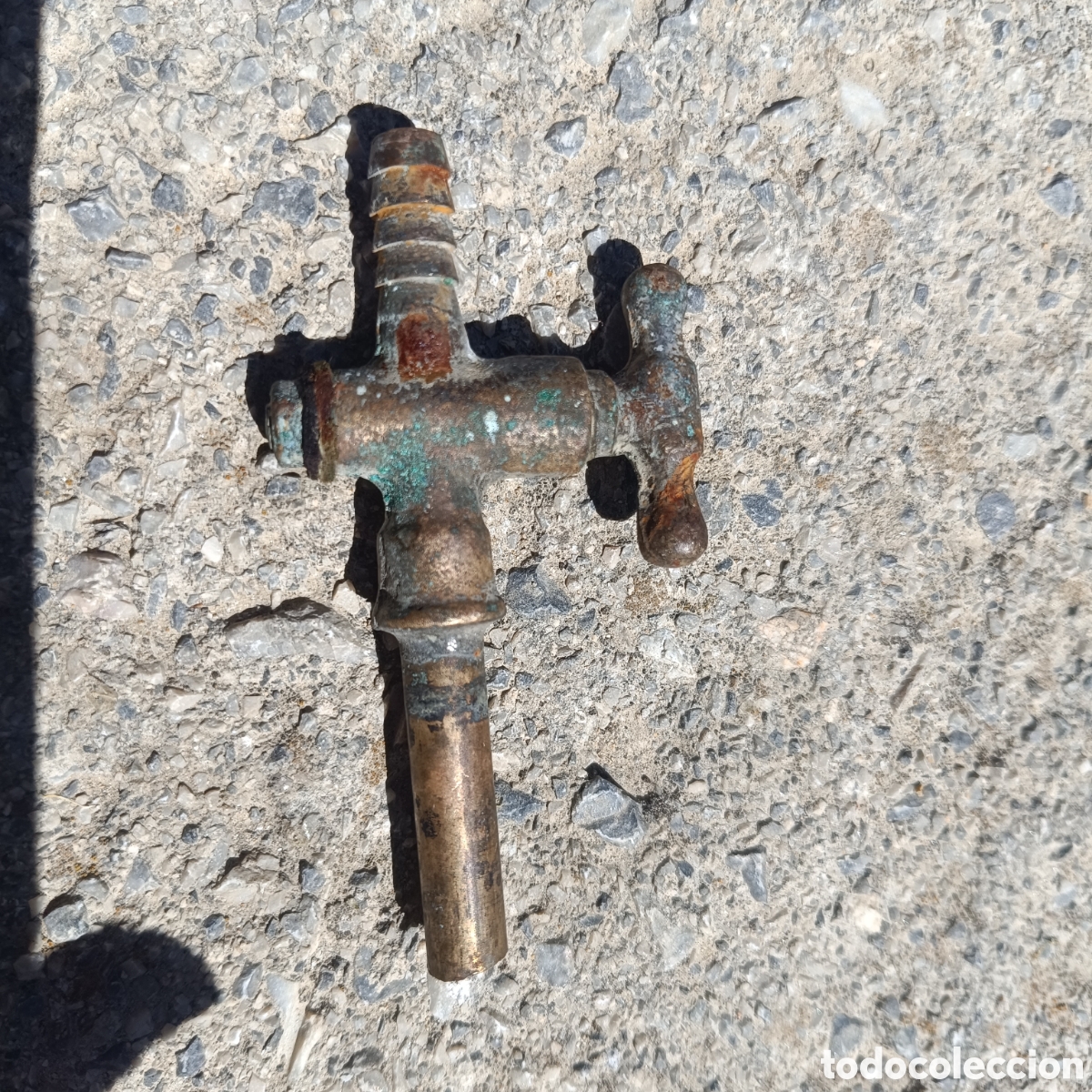 Antig&uuml;edades: Antigua llave grifo de bronce lat&oacute;n - Foto 2