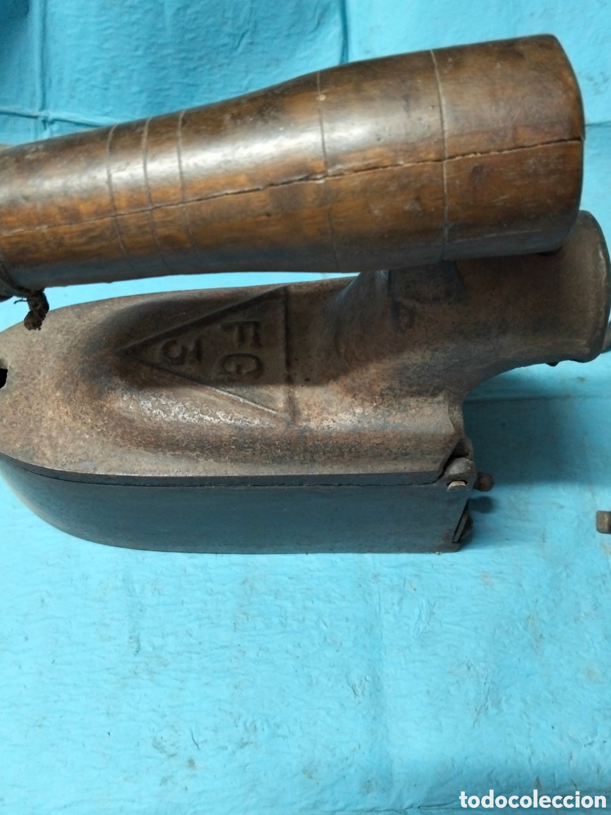 Antig&uuml;edades: ANTIGUA PLANCHA DE CARBON - Foto 3
