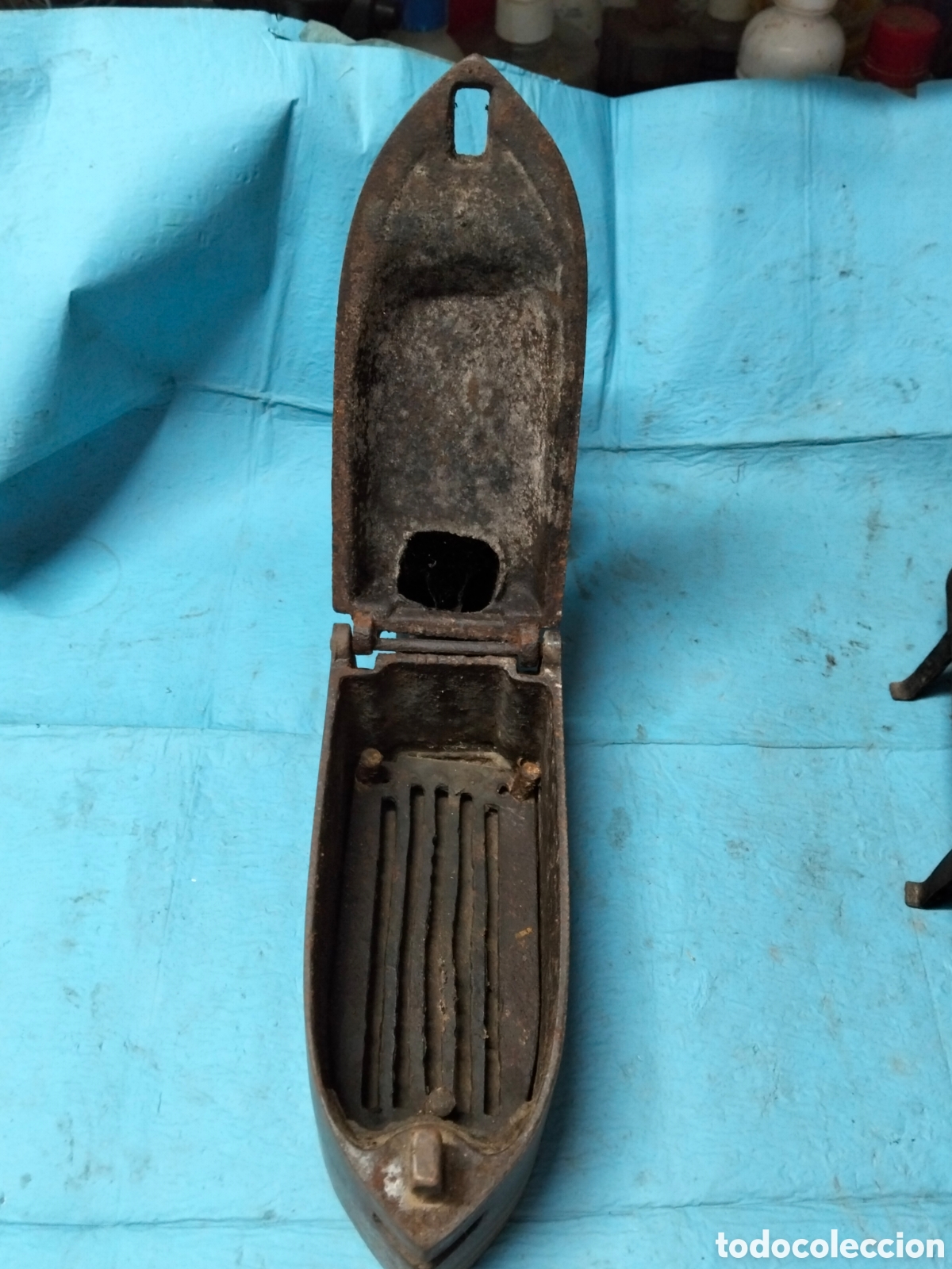 Antig&uuml;edades: ANTIGUA PLANCHA DE CARBON - Foto 4