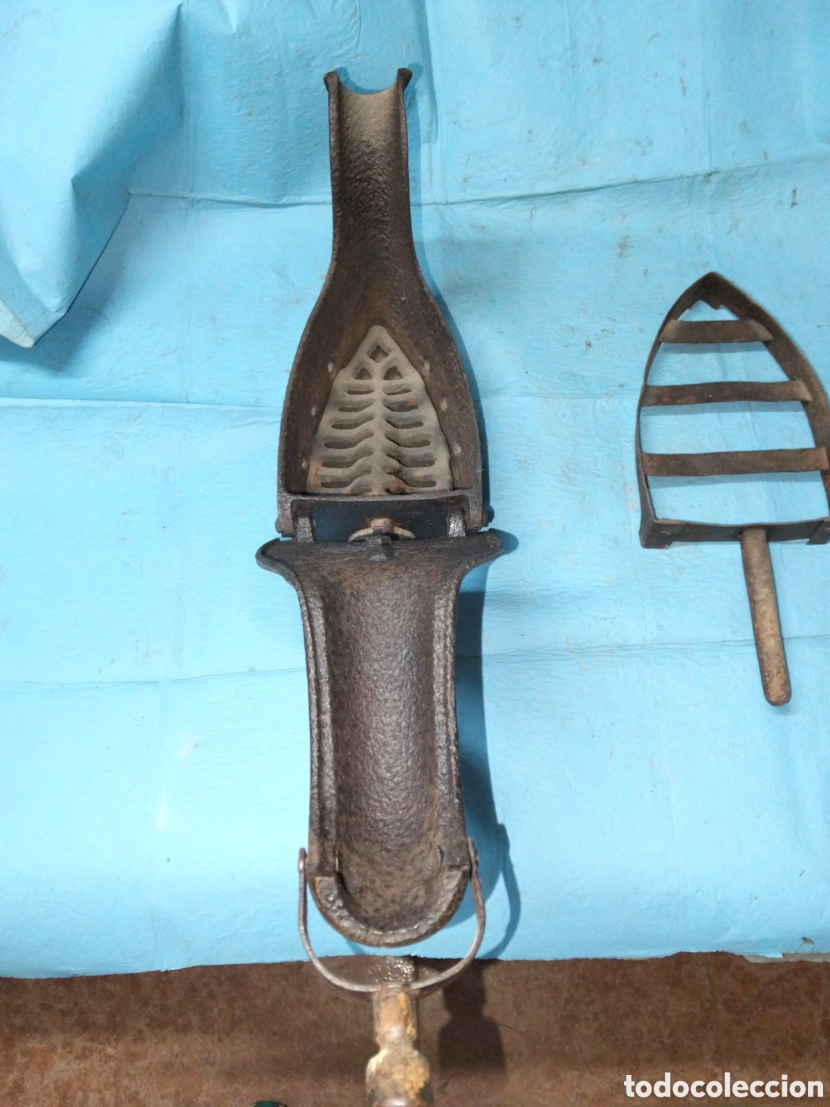 Antig&uuml;edades: ANTIGUA PLANCHA DE CARBON - Foto 6