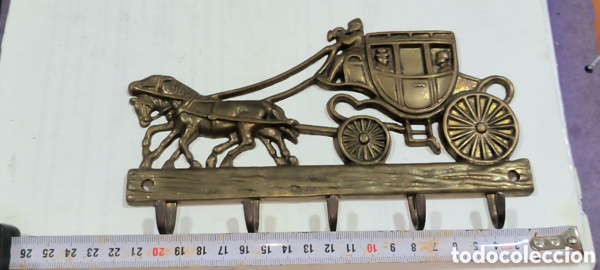 Antig&uuml;edades: ANTIGUO CUELGA LLAVES EN BRONCE - Foto 2