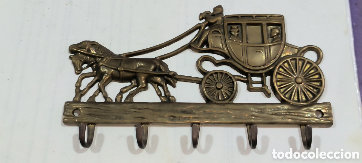 Antig&uuml;edades: ANTIGUO CUELGA LLAVES EN BRONCE - Foto 1