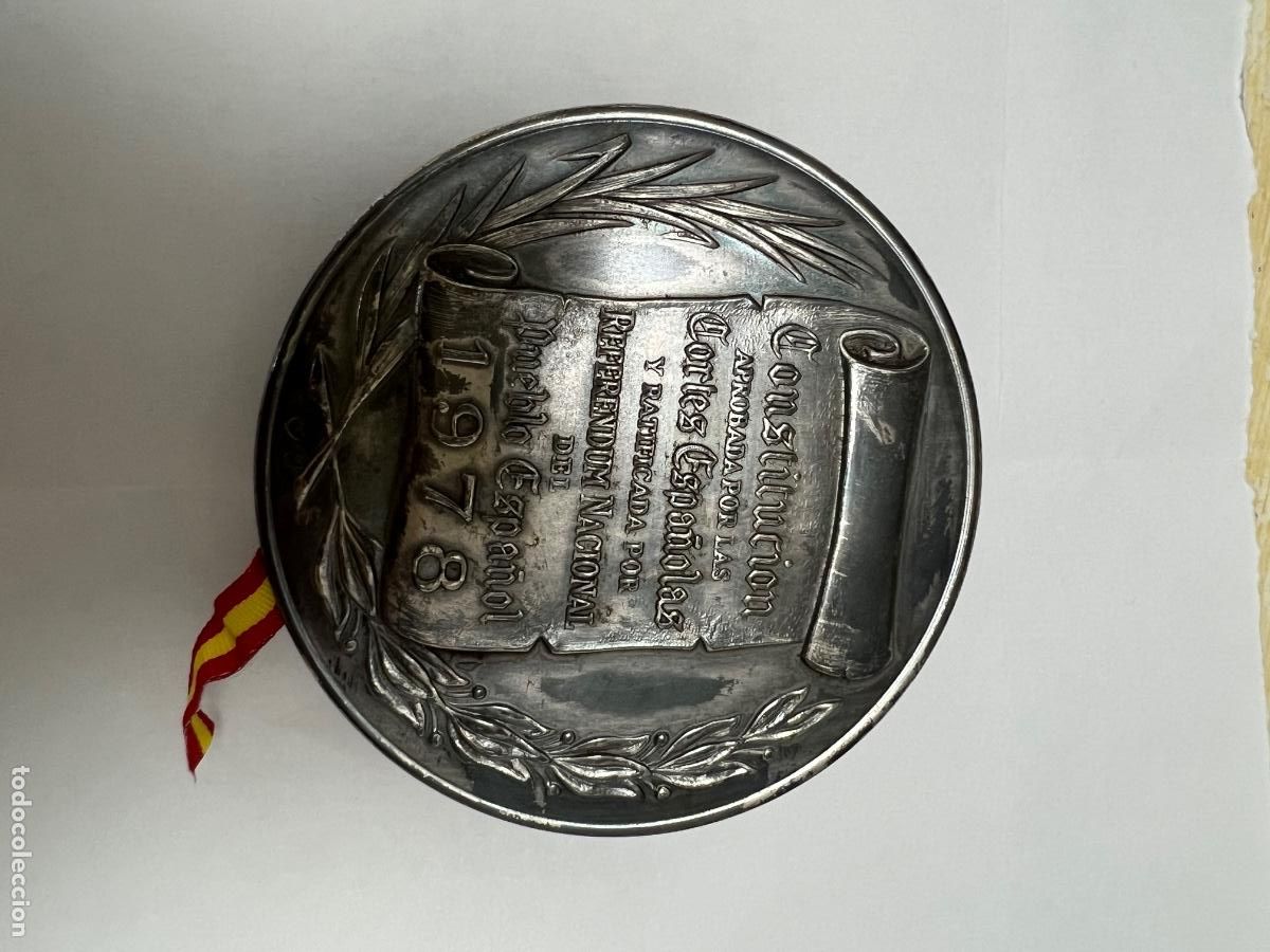 Antiques: Polvera Constituci&oacute;n 1978
