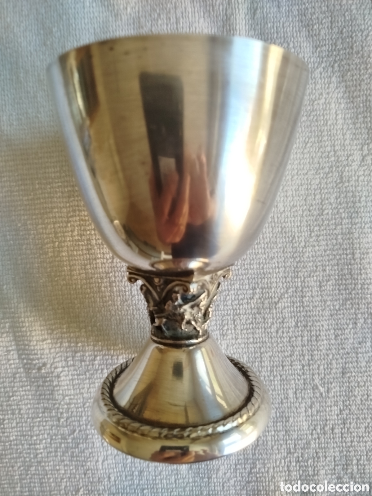 Antig&uuml;edades: Copa de metal plateado a&ntilde;os 1970, de Alerium Plaque.