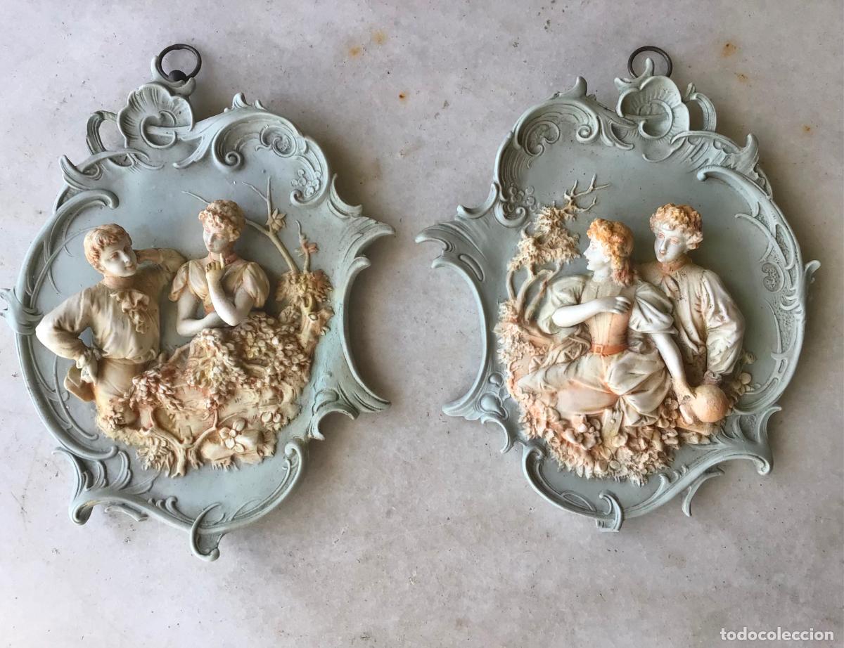 Antig&uuml;edades: PAREJA DE ANTIGUAS PORCELANAS BISCUIT - SIGLO 19 - ROMANTICAS ROCOCO