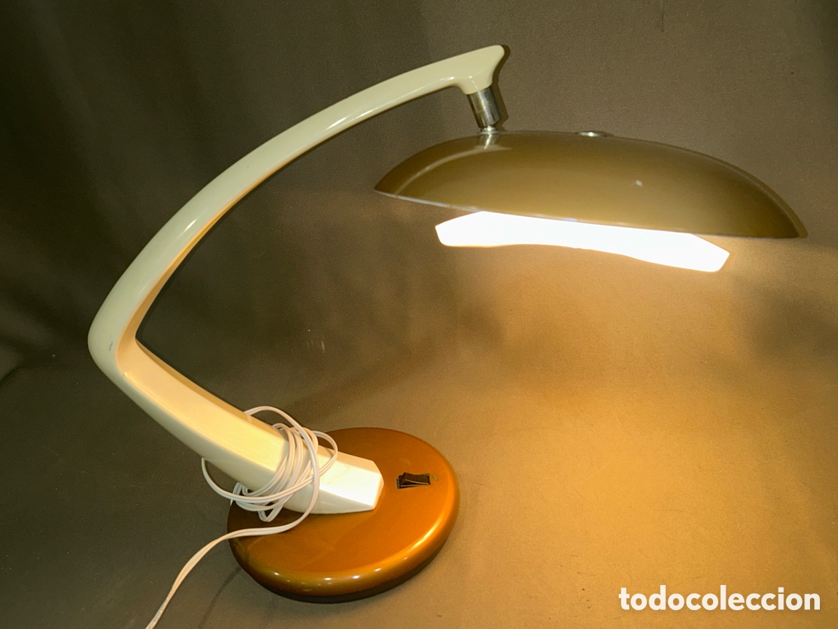 Antig&uuml;edades: L&Aacute;MPARA DE MESA FASE MODELO BOOMERANG 64 *VER FOTOS*