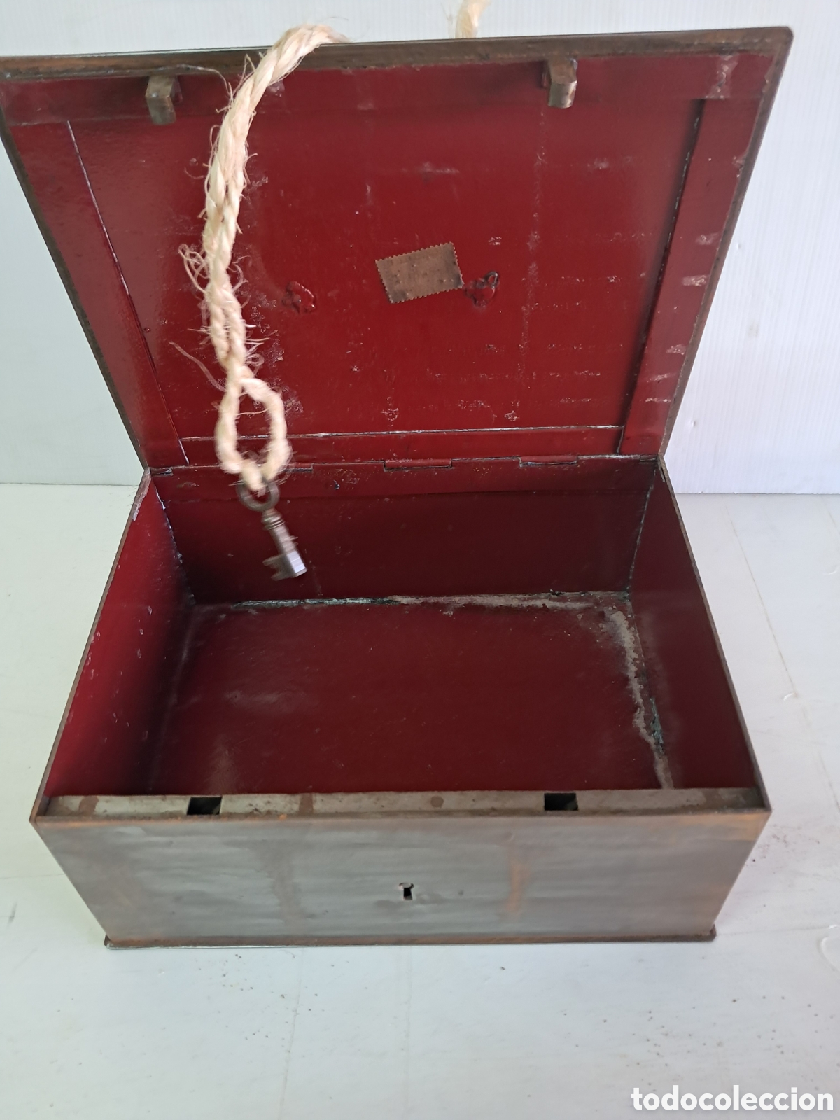 Antig&uuml;edades: Caja de caudales antigua - Foto 2