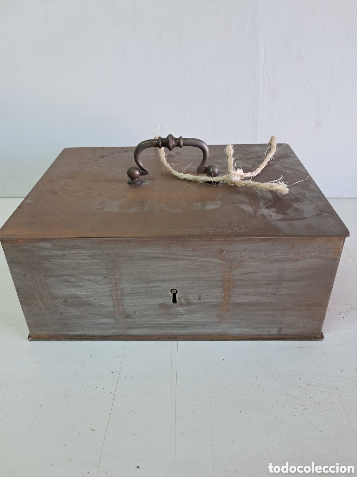 Antig&uuml;edades: Caja de caudales antigua - Foto 3