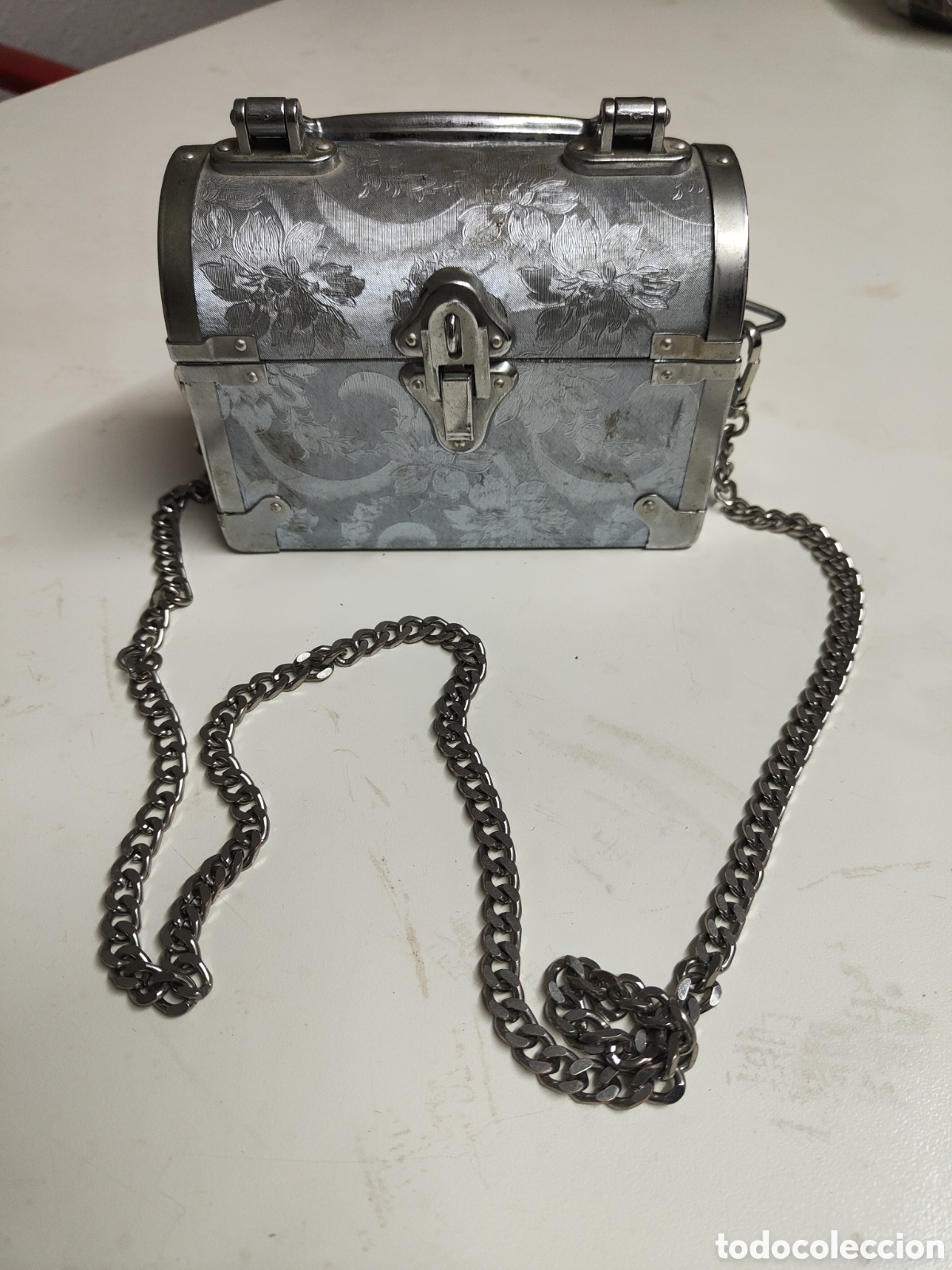 Antig&uuml;edades: Bolso cofre plateado con cadena - Foto 2