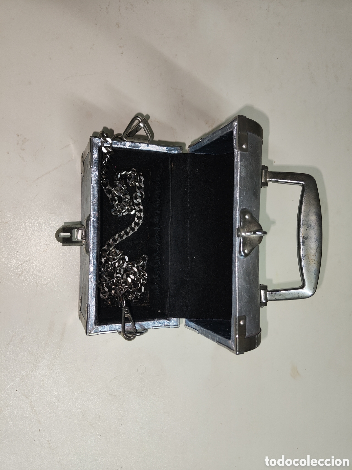 Antig&uuml;edades: Bolso cofre plateado con cadena - Foto 9