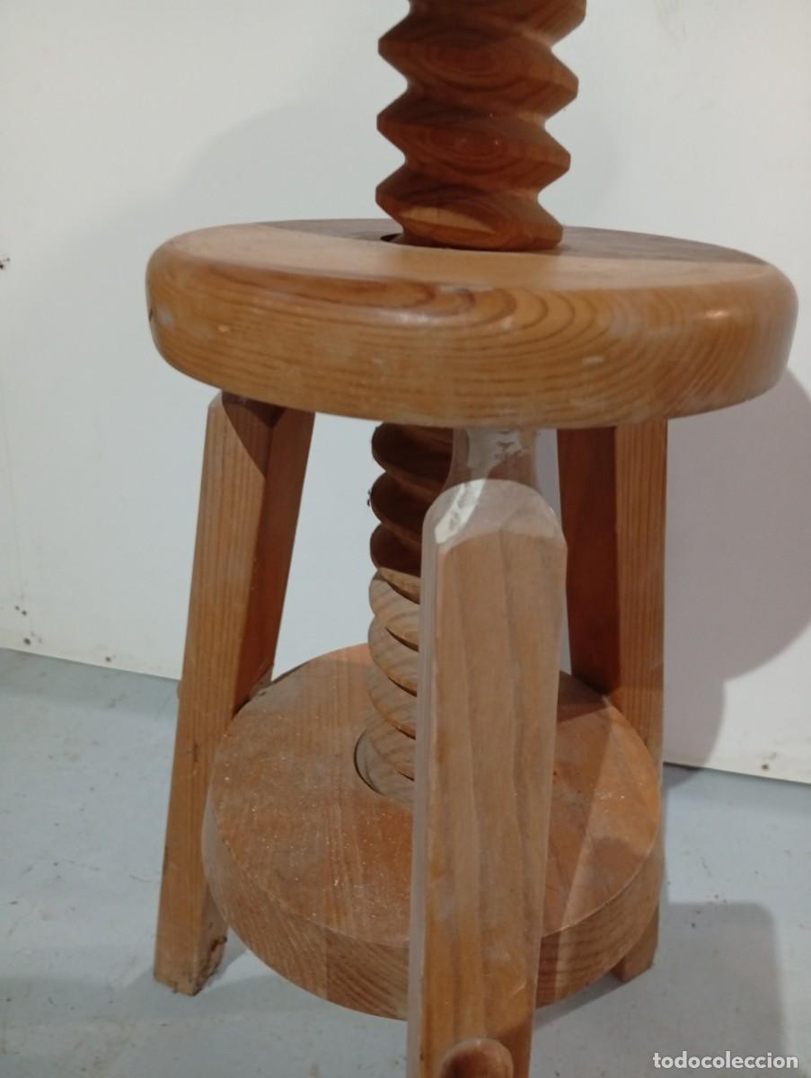 Antig&uuml;edades: Taburete de artista de madera - Foto 6