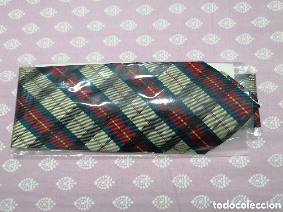 Antig&uuml;edades: Corbata de cuadros de AVON - Foto 1