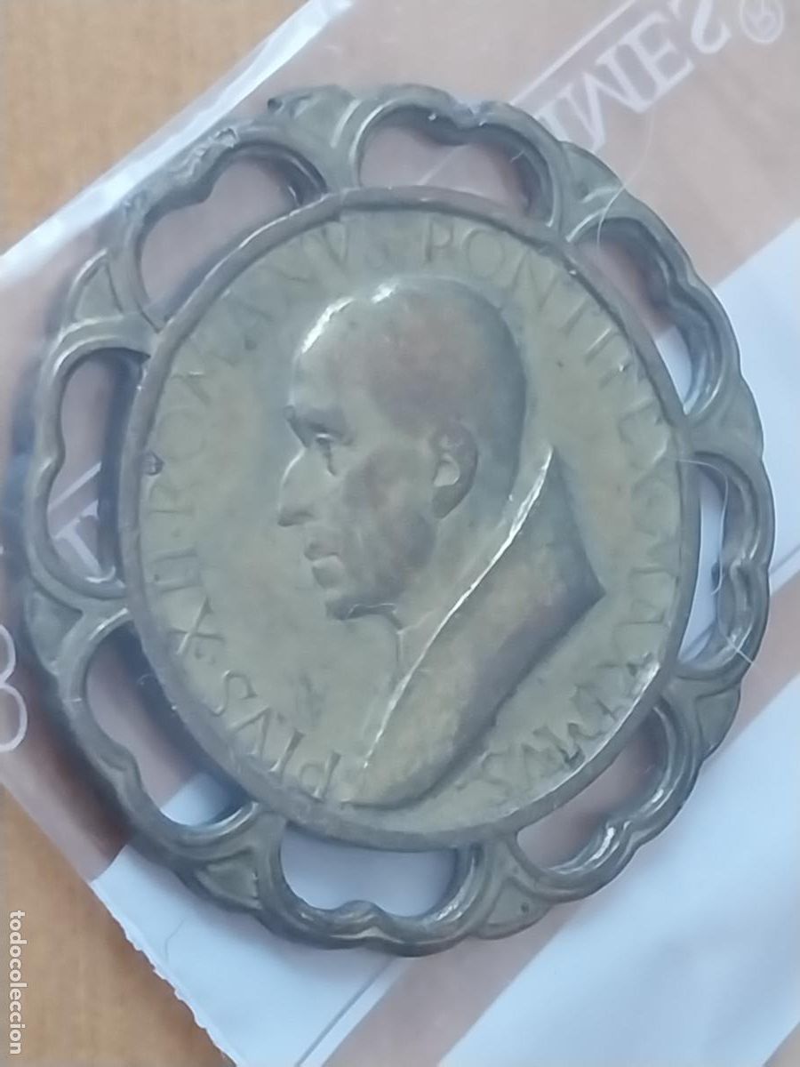 Antig&uuml;edades: PIO XII MEDALLA 2.92CMS CALADA ORIGINAL VINTAGE METAL DORADO