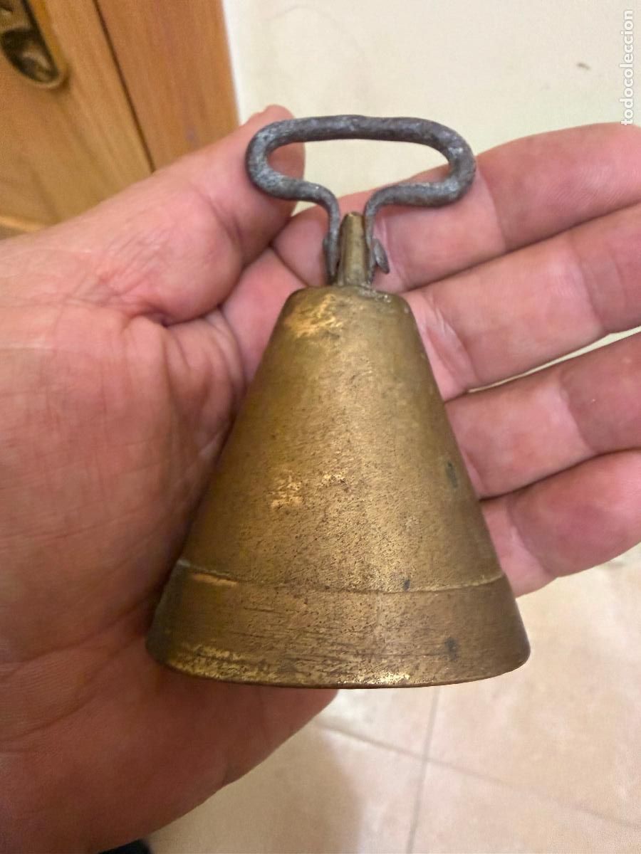 Antig&uuml;edades: Campana de bronce para ganado - Foto 1