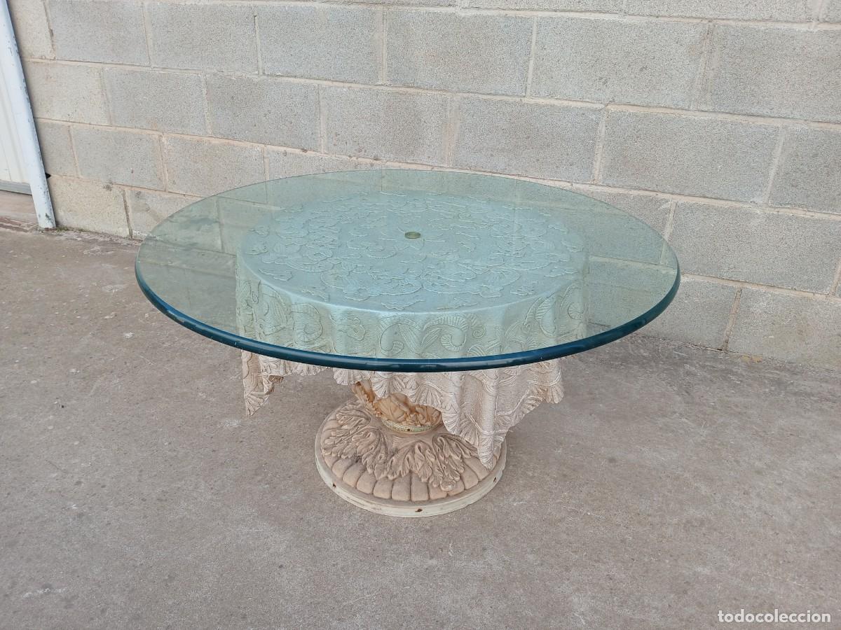 Antig&uuml;edades: Mesa baja antigua de piedra (90 cm). Mesa auxiliar centro de sal&oacute;n antigua vintage.