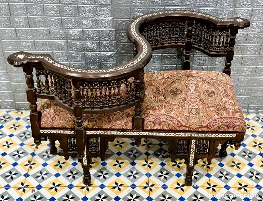 Antig&uuml;edades: SOFA TU Y YO DE NOGAL CON INCRUSTACIONES - Foto 2