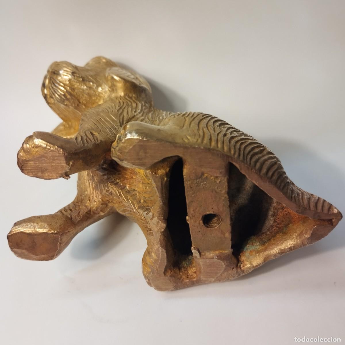 Antig&uuml;edades: Figura de lat&oacute;n con forma de perro - Foto 2