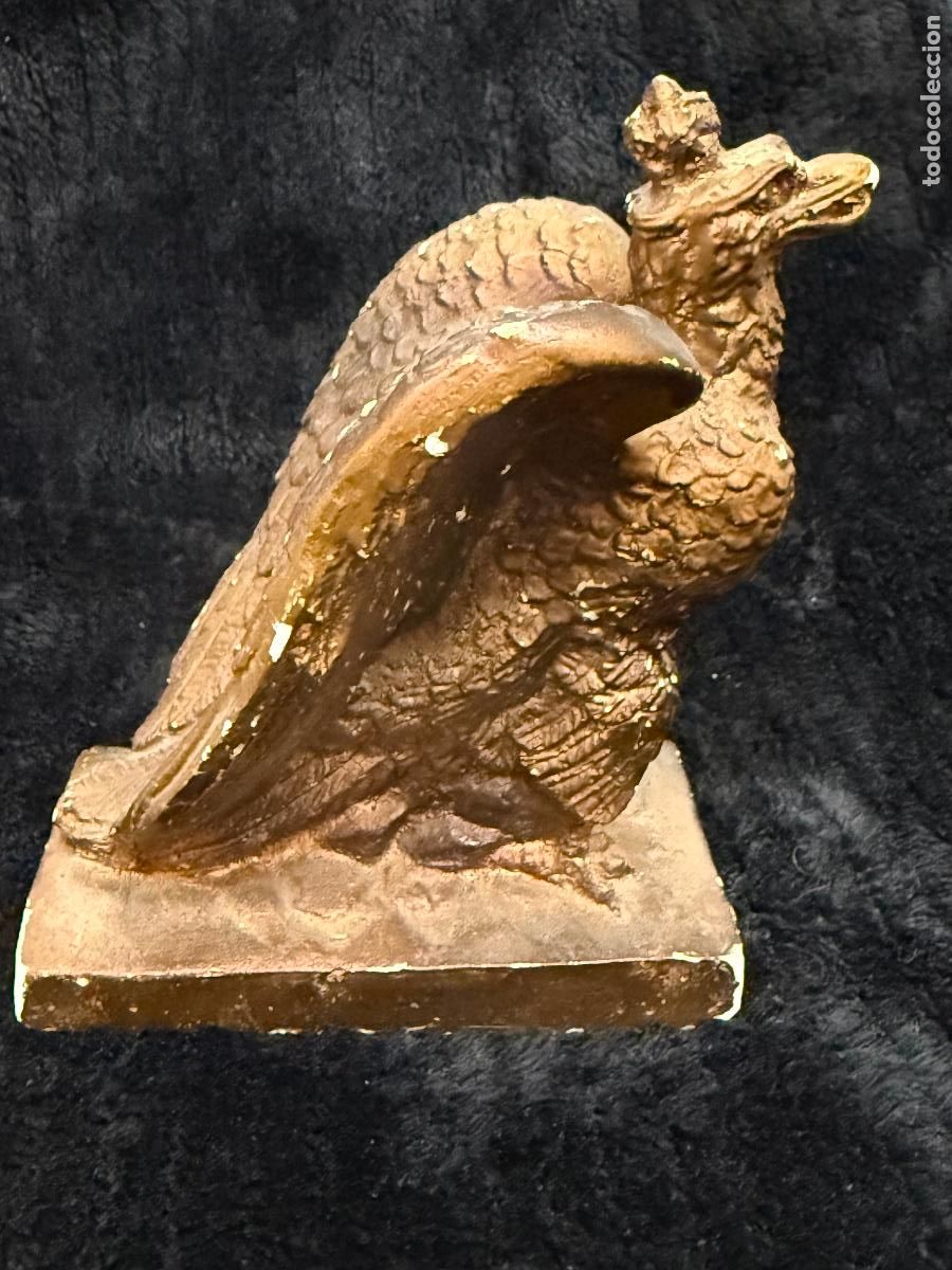 Antig&uuml;edades: Antigua ALIGA DE SANT FERRIOL. OLOT. AGUILA. Figura en yeso de farandula popular. 11cms altura